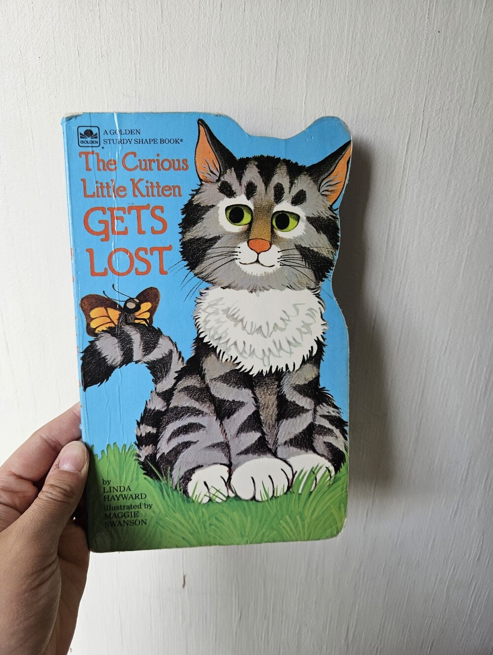 🧡3/$15 Golden Sturdy Shapes Book "The Curious Kitten Gets Lost"